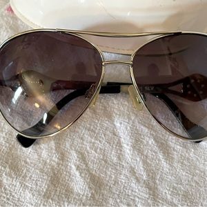 Gentle used , aviator sunglasses, by Jessica Simpson, no scratches.